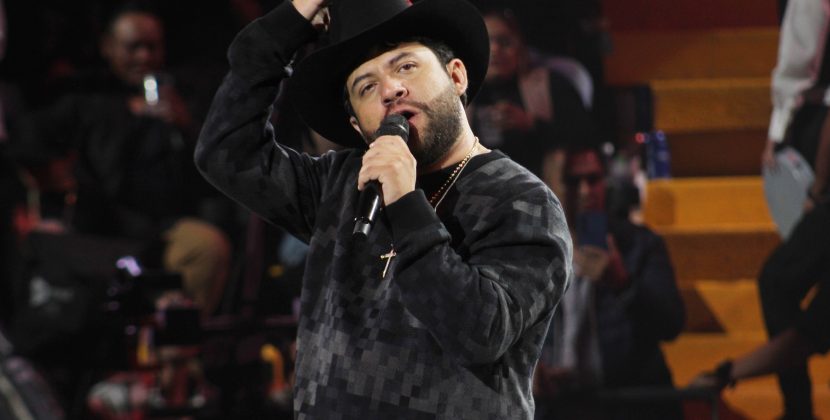 Luis R. Conriquez pone “Belíco” el Palenque de león