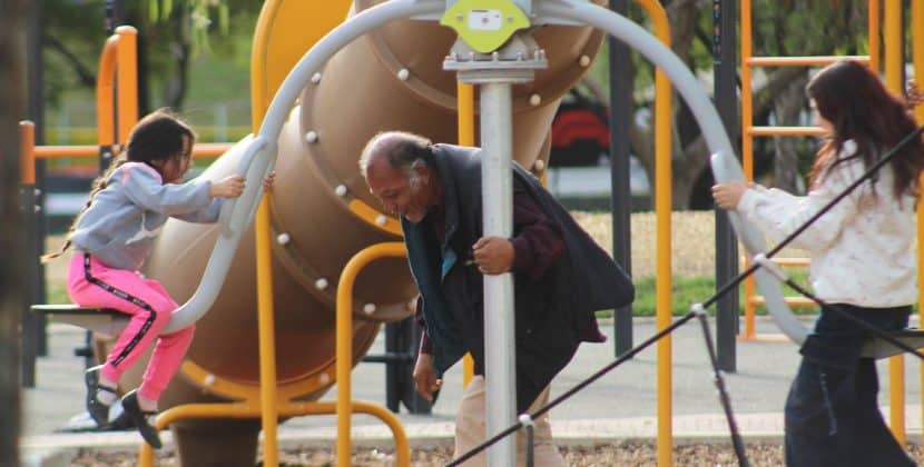 Divertida la nueva área de juegos de parque explora