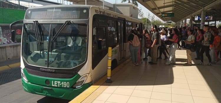 Extienden horarios de transporte público para la feria