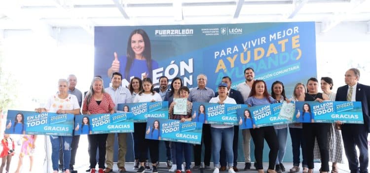 Emprendedoras recibieron equipo para sus negocios