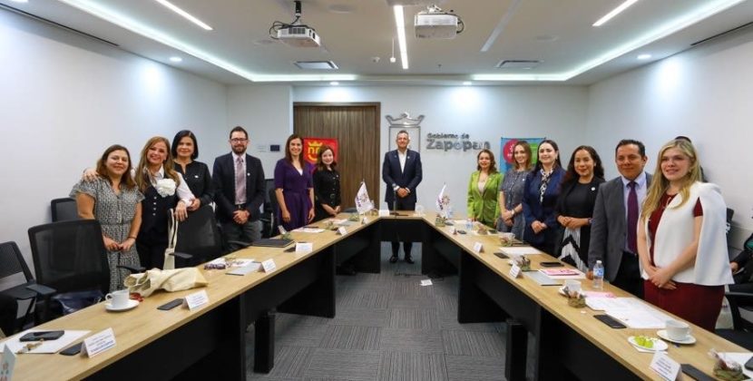 León reafirma su compromiso con la niñez