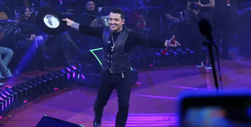 Cerca de 7 mil personas cantaron con Christian Nodal