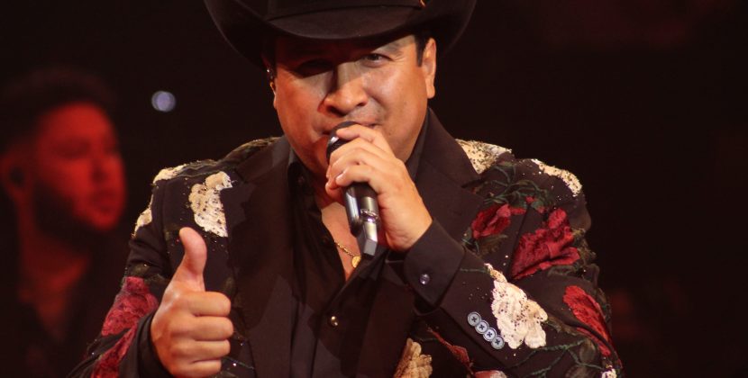 Regreso triunfal de Julión Álvarez en el Palenque león