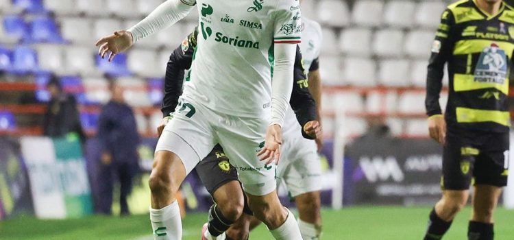 Pachuca golea a Santos Laguna