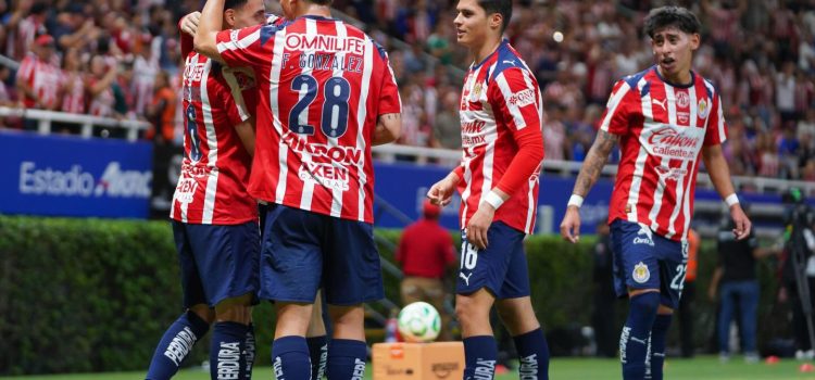 Chivas golea a Puebla