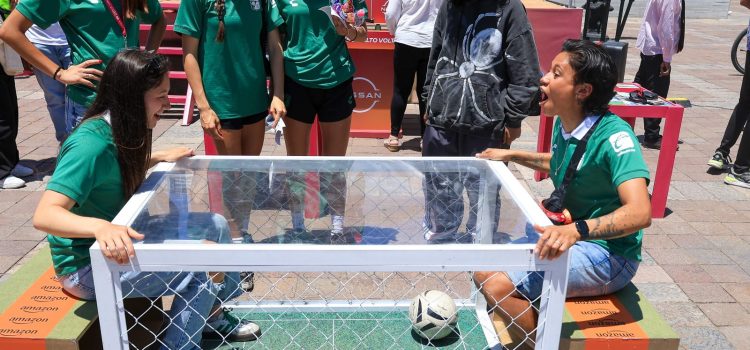 FUTFEM sobre ruedas llegó a la plaza expiatorio